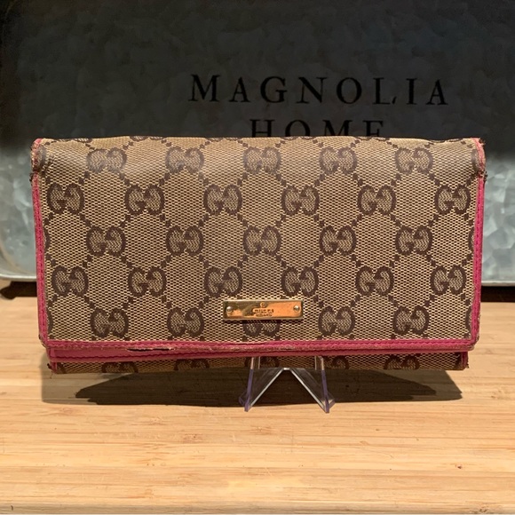 Rehab needed Gucci wallet - Picture 1 of 16